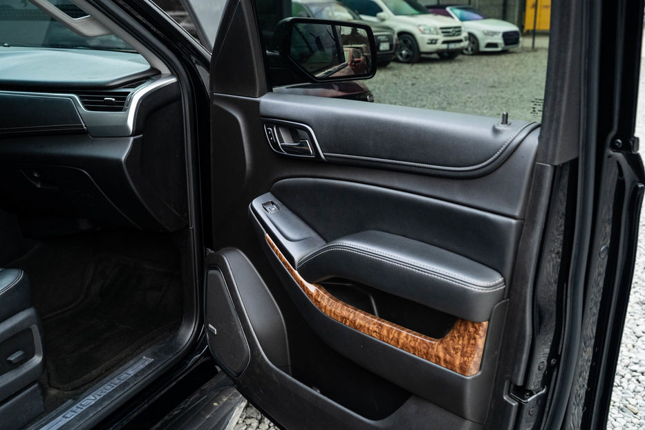 Продам Chevrolet Tahoe 2016 года в Черновцах