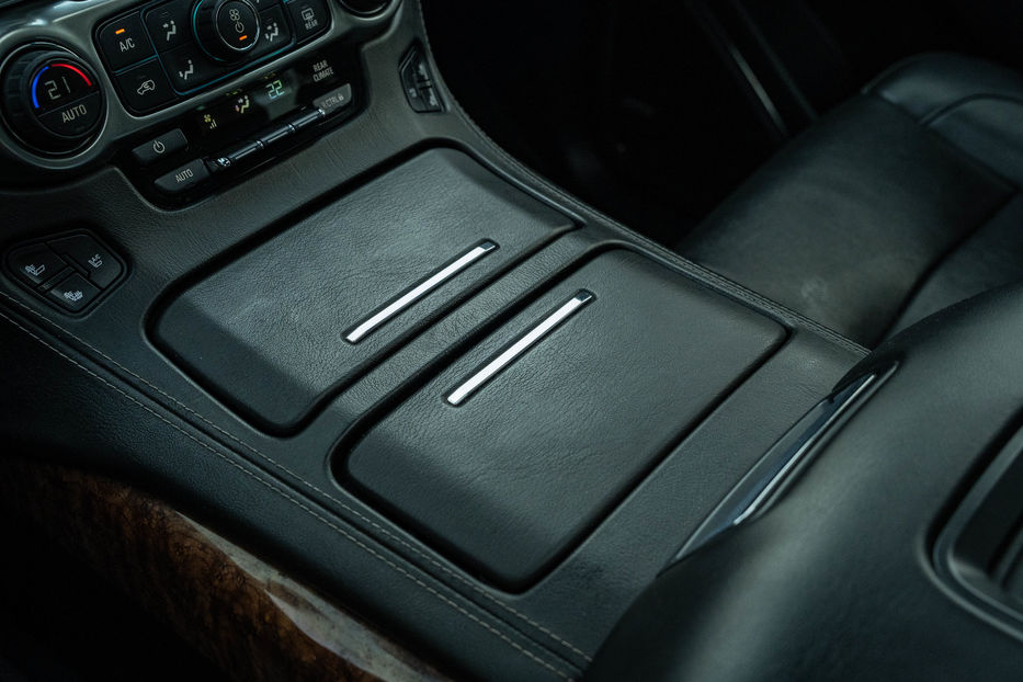 Продам Chevrolet Tahoe 2016 года в Черновцах