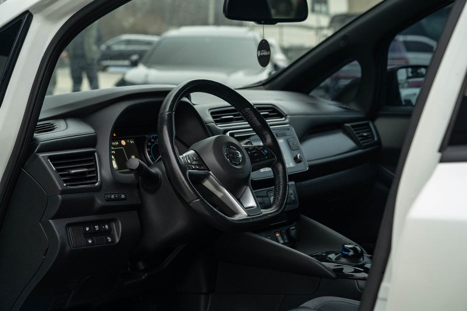 Продам Nissan Leaf 2018 года в Черновцах