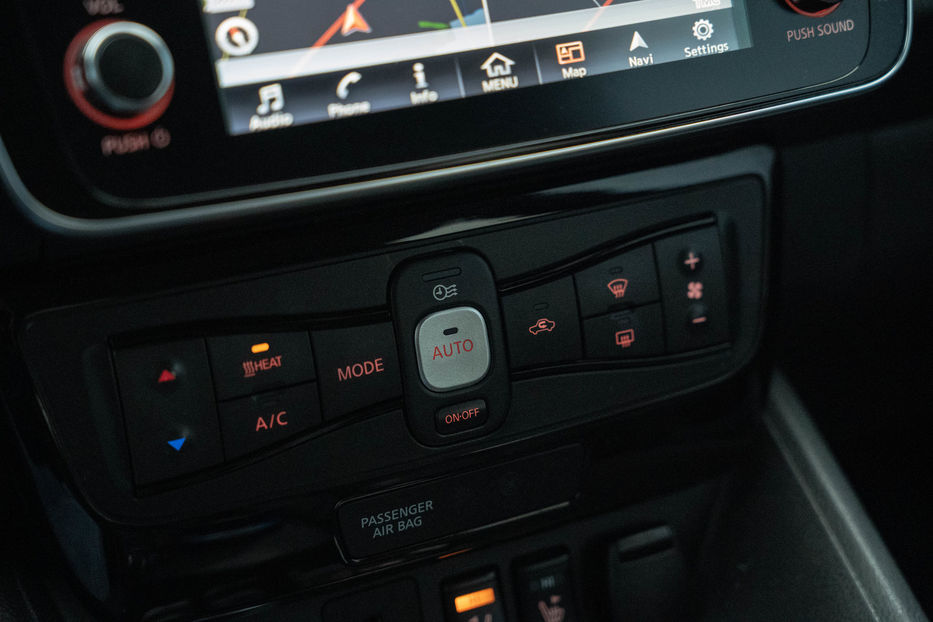 Продам Nissan Leaf 2018 года в Черновцах