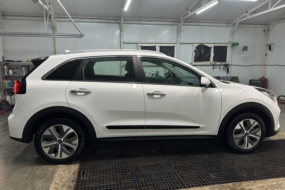 Продам Kia Niro 64кВт.Підігрів керма/сидінь 2022 года в Львове