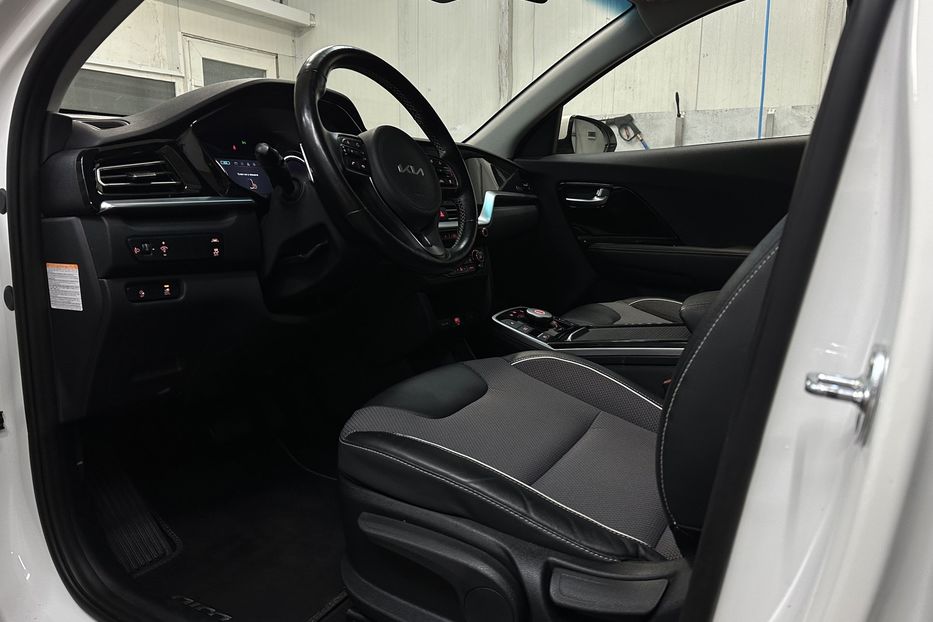 Продам Kia Niro 64кВт.Підігрів керма/сидінь 2022 года в Львове