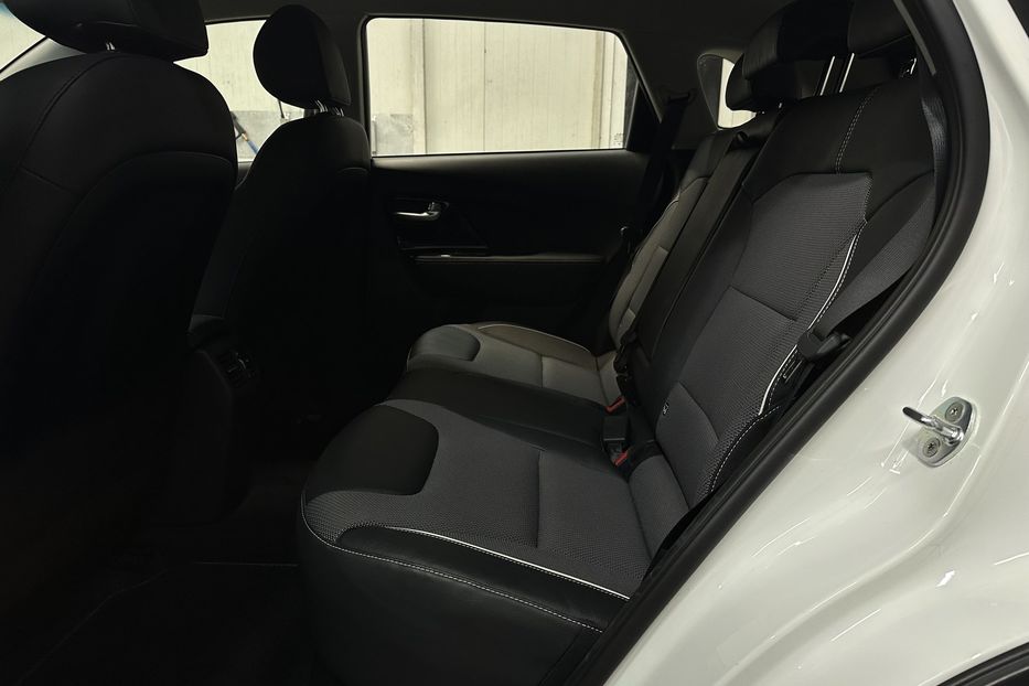 Продам Kia Niro 64кВт.Підігрів керма/сидінь 2022 года в Львове