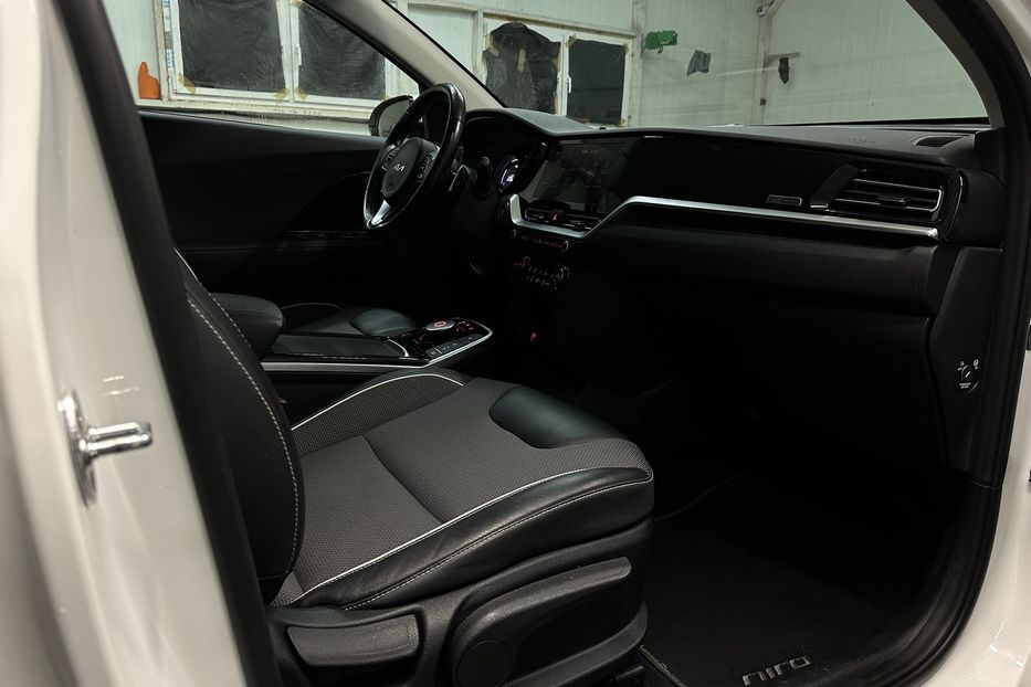 Продам Kia Niro 64кВт.Підігрів керма/сидінь 2022 года в Львове