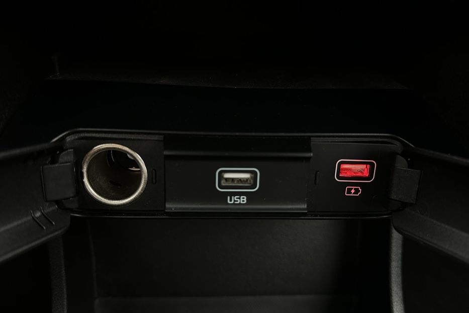 Продам Kia Niro 64кВт.Підігрів керма/сидінь 2022 года в Львове