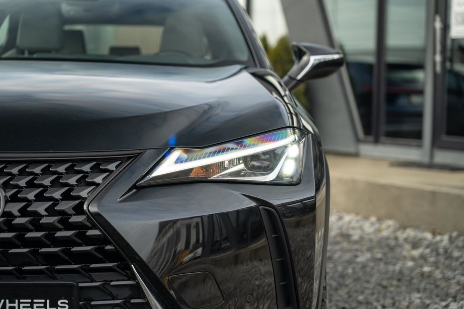 Продам Lexus CT UX 250h 2021 года в Черновцах