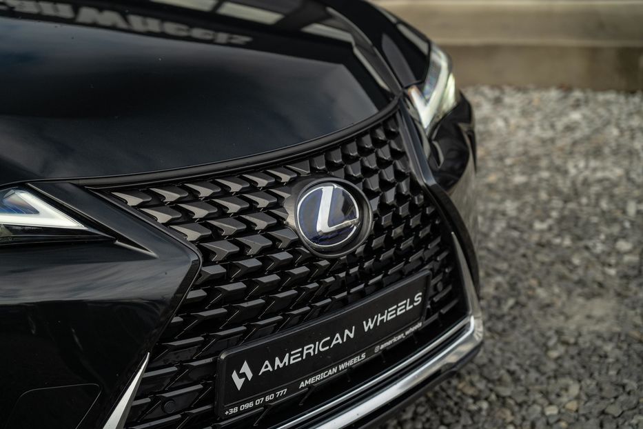 Продам Lexus CT UX 250h 2021 года в Черновцах