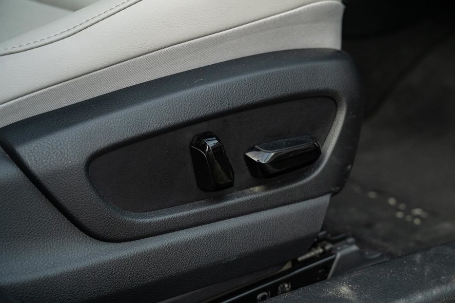 Продам Lexus CT UX 250h 2021 года в Черновцах