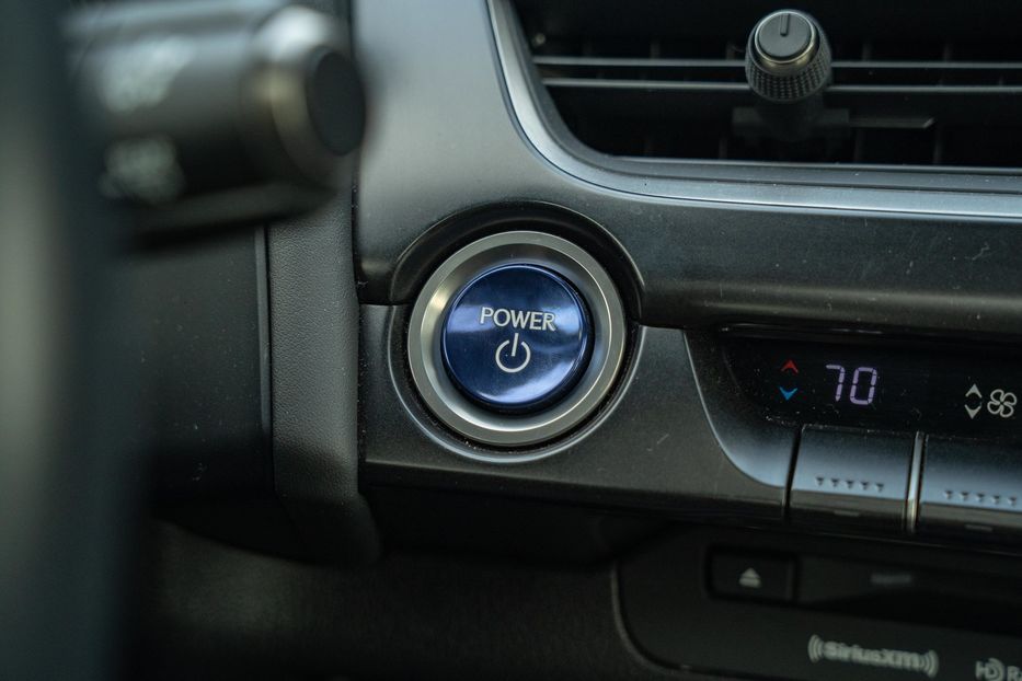 Продам Lexus CT UX 250h 2021 года в Черновцах