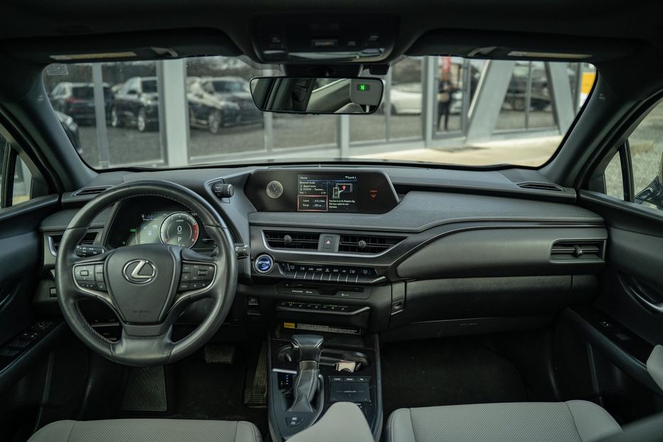 Продам Lexus CT UX 250h 2021 года в Черновцах