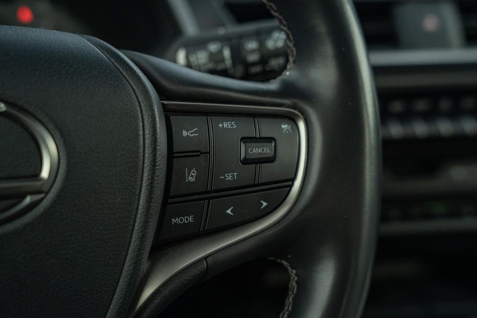 Продам Lexus CT UX 250h 2021 года в Черновцах