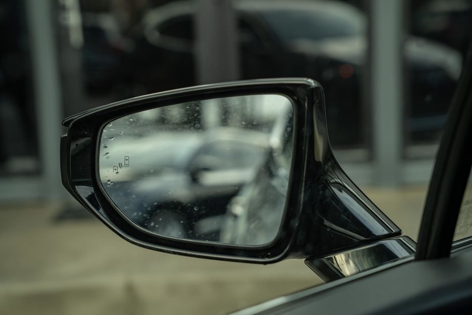 Продам Lexus CT UX 250h 2021 года в Черновцах