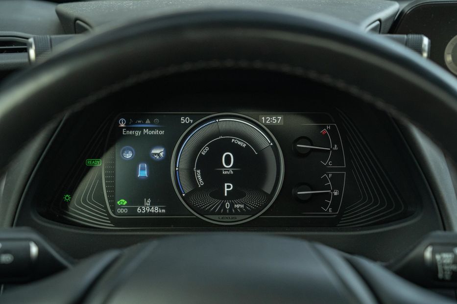 Продам Lexus CT UX 250h 2021 года в Черновцах