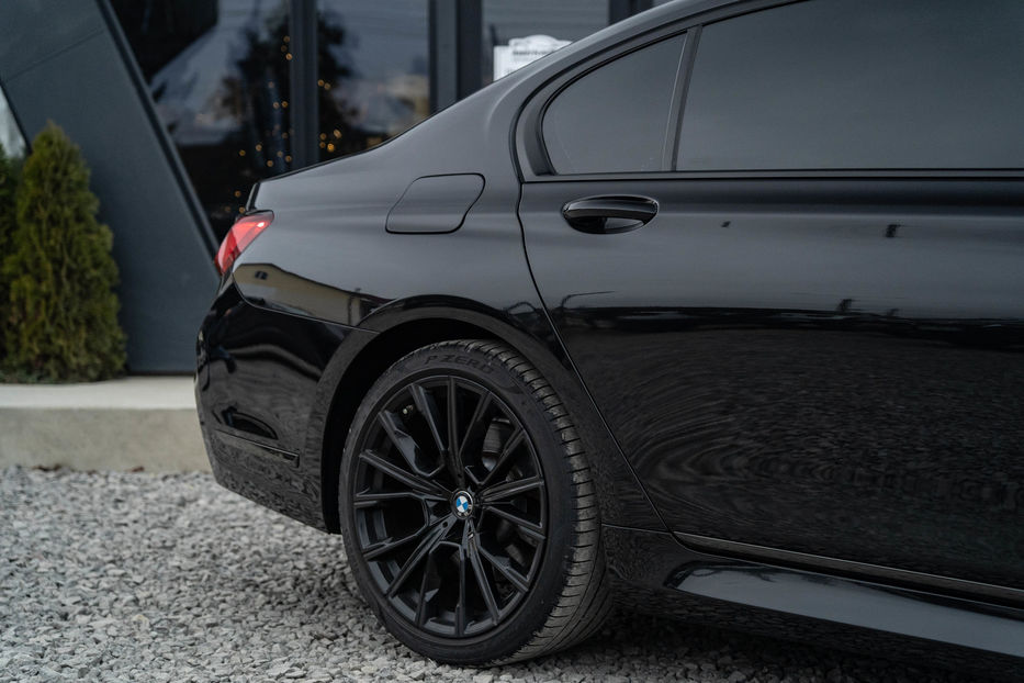 Продам BMW 740 I 2020 года в Черновцах