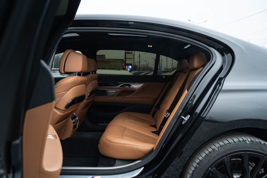 Продам BMW 740 I 2020 года в Черновцах