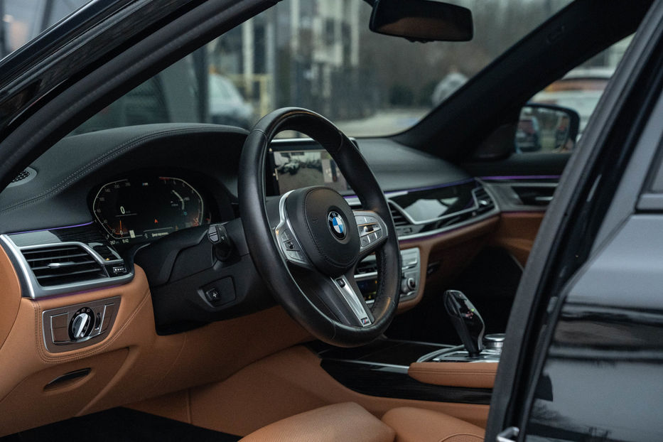 Продам BMW 740 I 2020 года в Черновцах