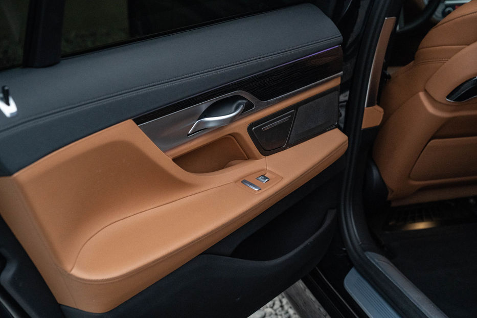 Продам BMW 740 I 2020 года в Черновцах