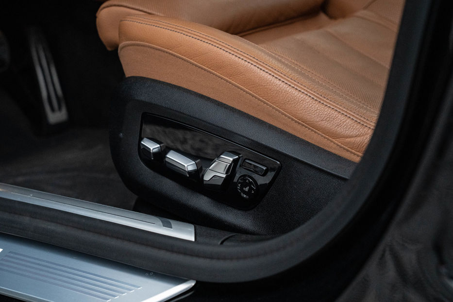 Продам BMW 740 I 2020 года в Черновцах