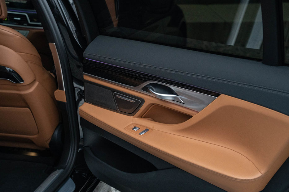 Продам BMW 740 I 2020 года в Черновцах