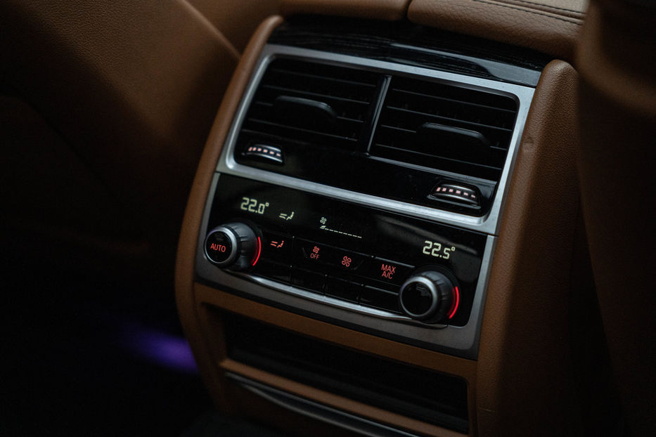 Продам BMW 740 I 2020 года в Черновцах