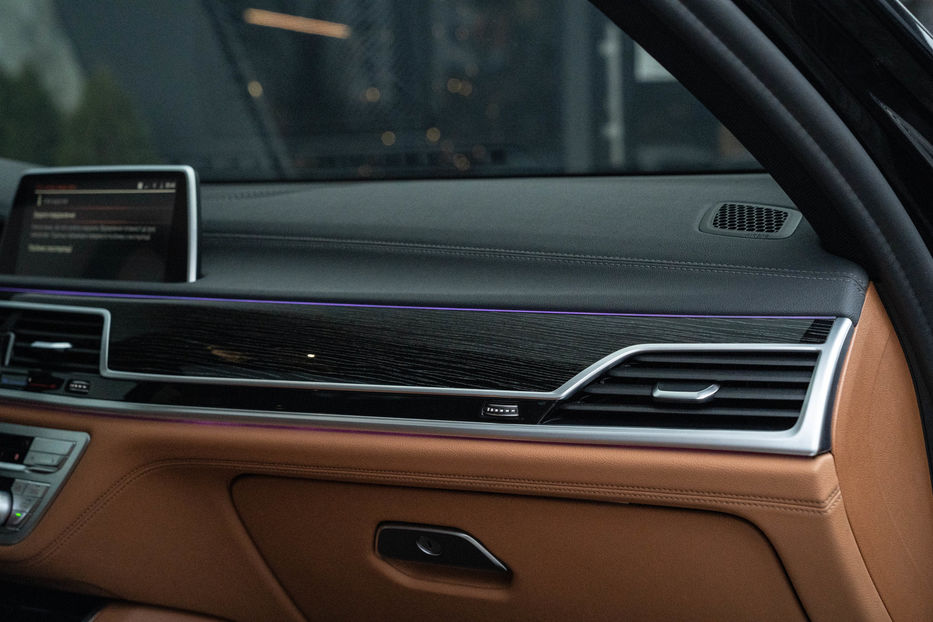 Продам BMW 740 I 2020 года в Черновцах