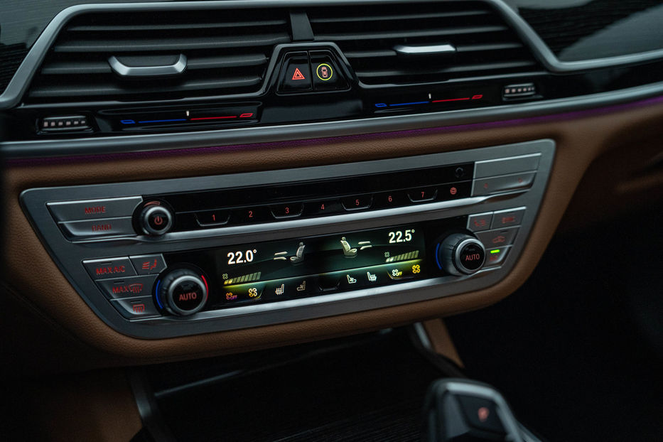 Продам BMW 740 I 2020 года в Черновцах