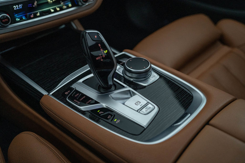 Продам BMW 740 I 2020 года в Черновцах