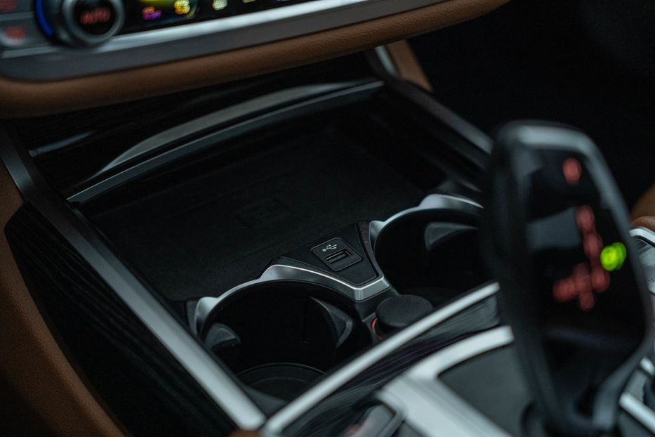 Продам BMW 740 I 2020 года в Черновцах