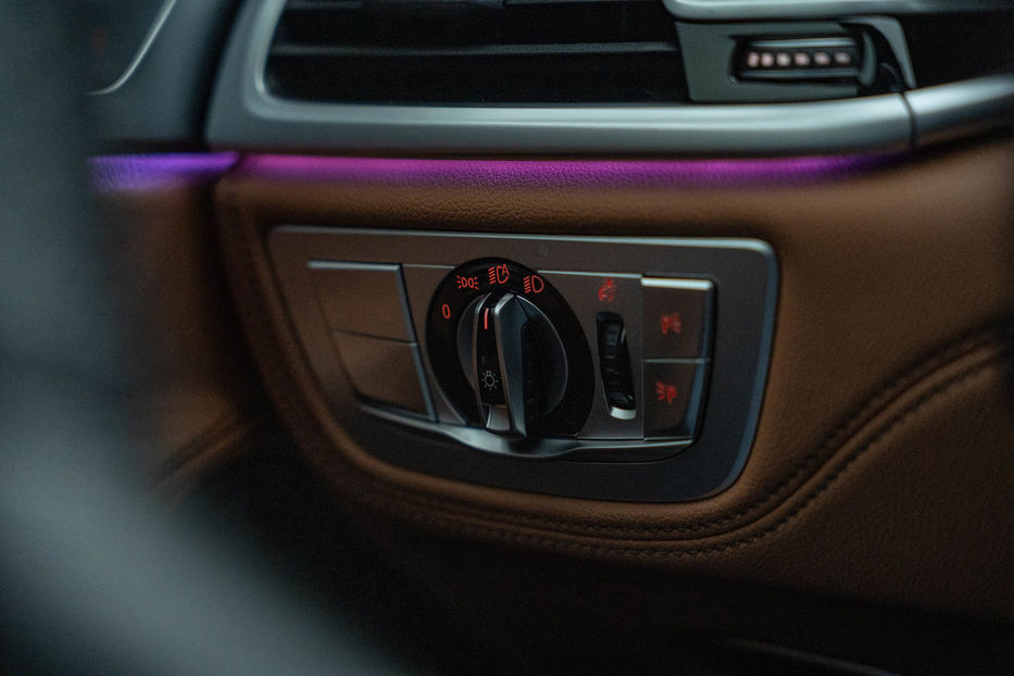 Продам BMW 740 I 2020 года в Черновцах