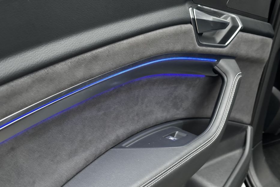 Продам Audi E-Tron 95 kWt  2021 года в Львове