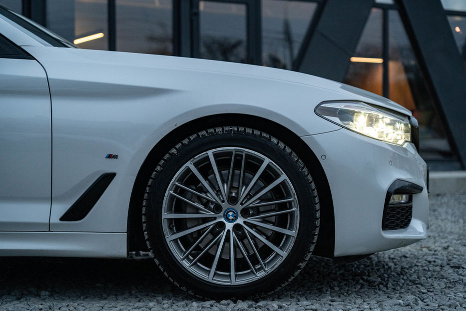 Продам BMW 530 e iPerformance 2018 года в Черновцах