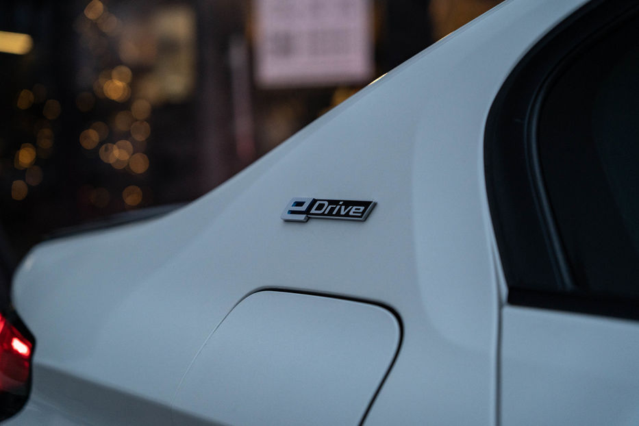 Продам BMW 530 e iPerformance 2018 года в Черновцах