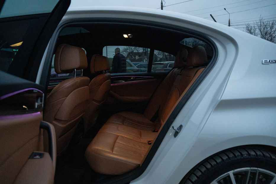 Продам BMW 530 e iPerformance 2018 года в Черновцах