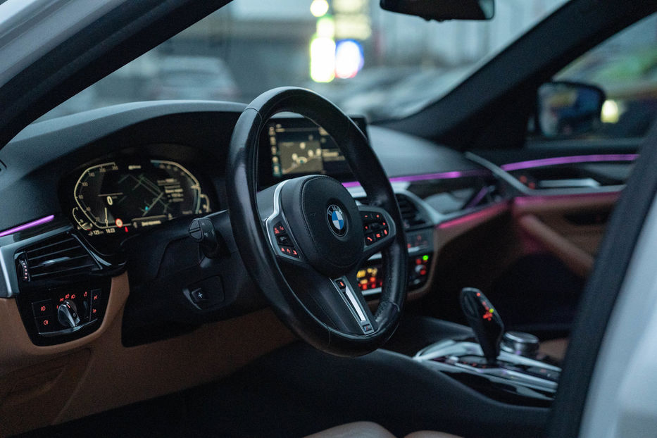 Продам BMW 530 e iPerformance 2018 года в Черновцах