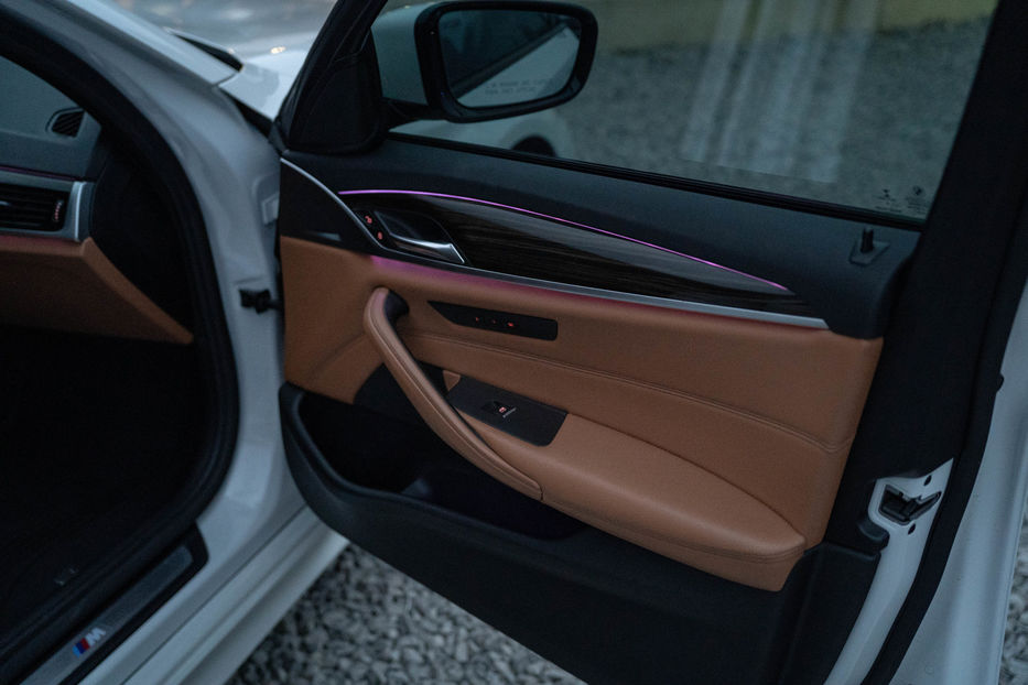 Продам BMW 530 e iPerformance 2018 года в Черновцах