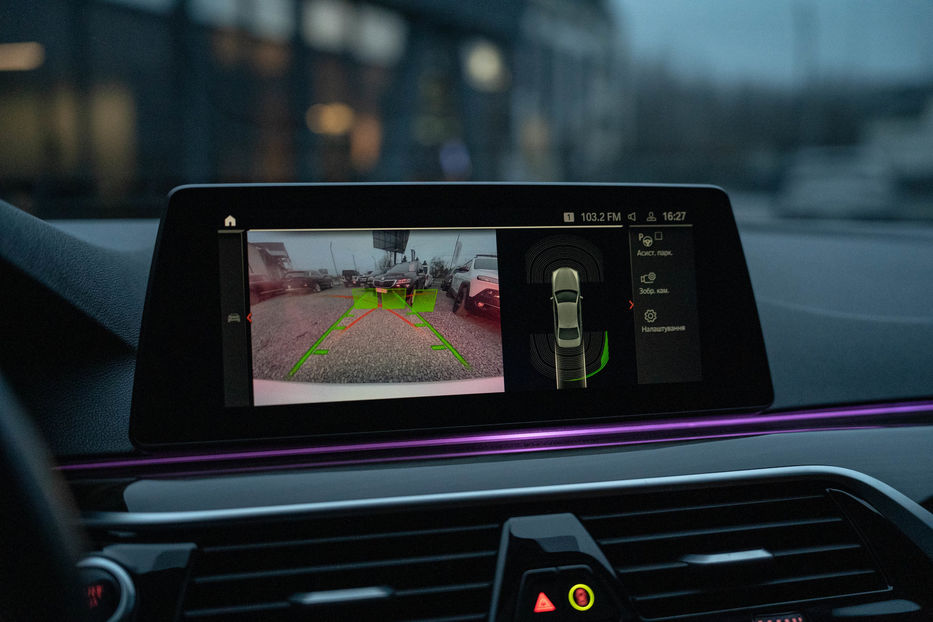 Продам BMW 530 e iPerformance 2018 года в Черновцах