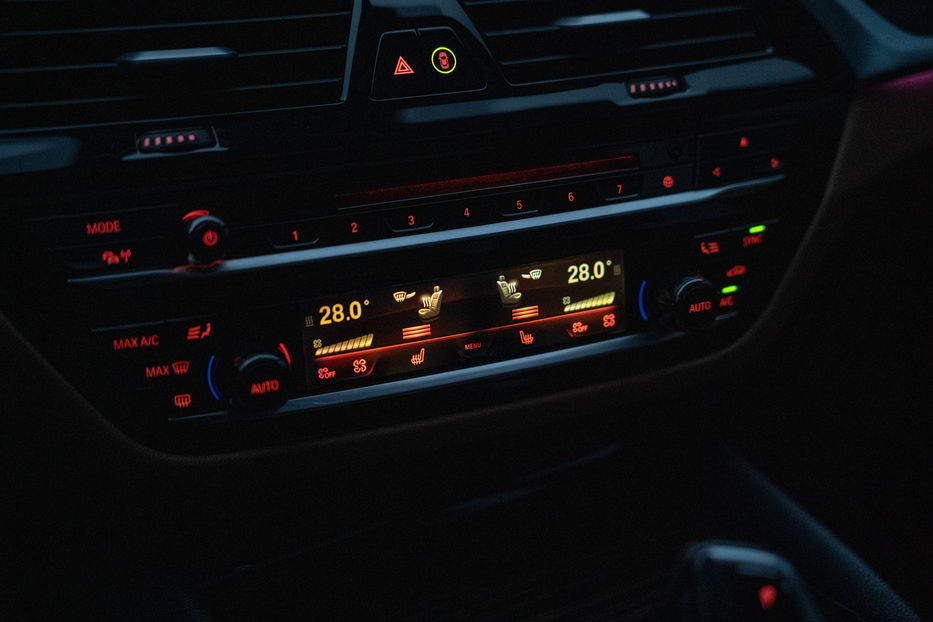 Продам BMW 530 e iPerformance 2018 года в Черновцах