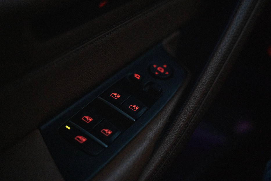 Продам BMW 530 e iPerformance 2018 года в Черновцах