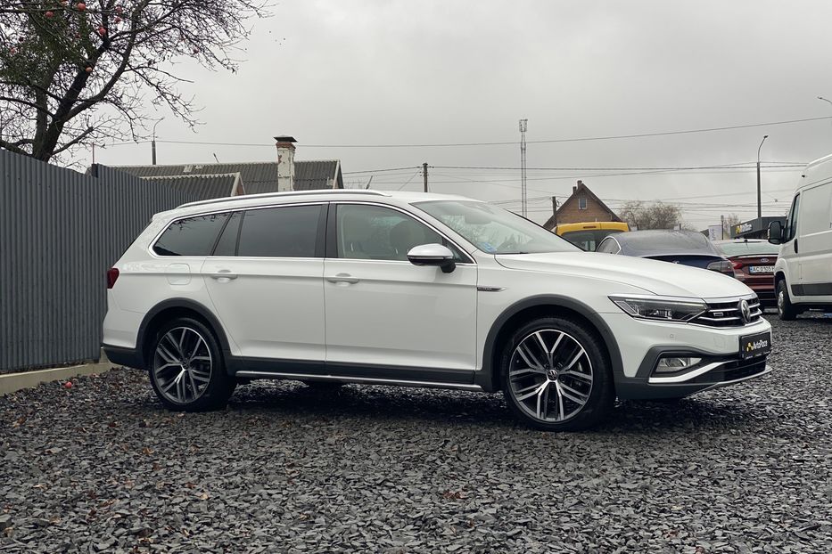 Продам Volkswagen Passat Alltrack 2020 года в Луцке