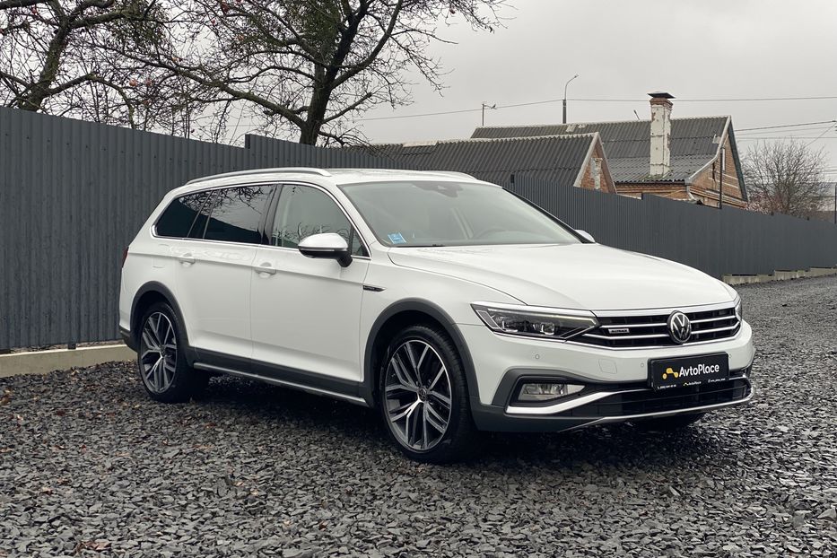 Продам Volkswagen Passat Alltrack 2020 года в Луцке