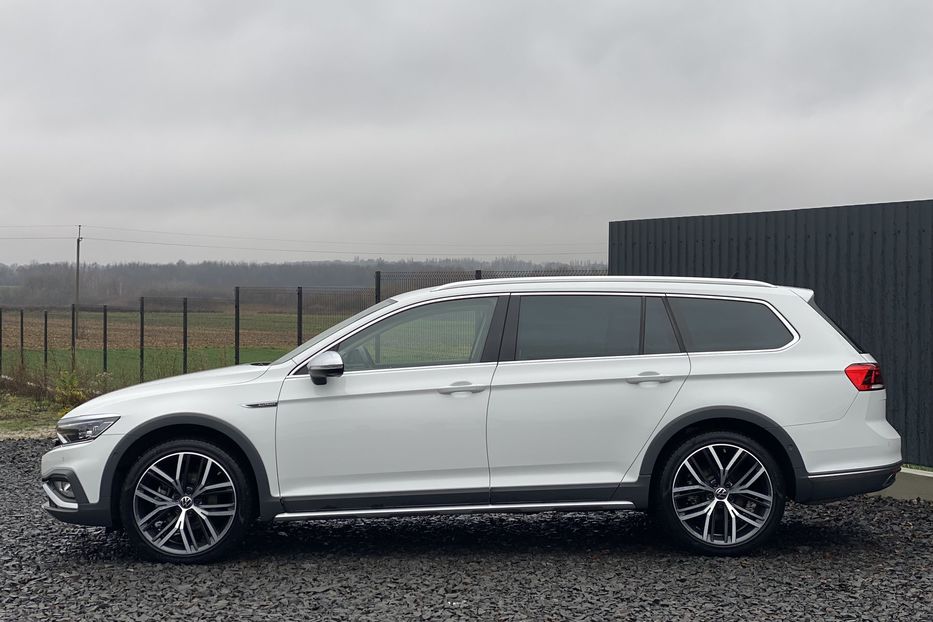 Продам Volkswagen Passat Alltrack 2020 года в Луцке