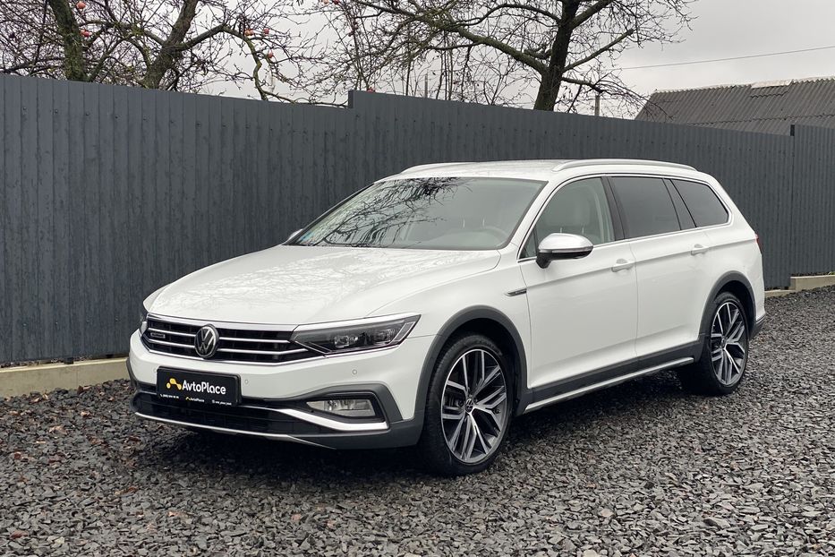 Продам Volkswagen Passat Alltrack 2020 года в Луцке
