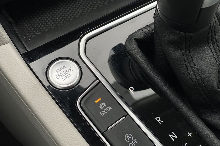 Продам Volkswagen Passat Alltrack 2020 года в Луцке