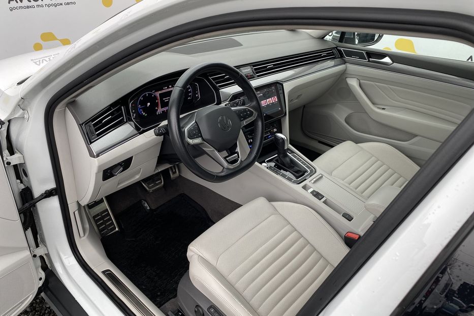 Продам Volkswagen Passat Alltrack 2020 года в Луцке