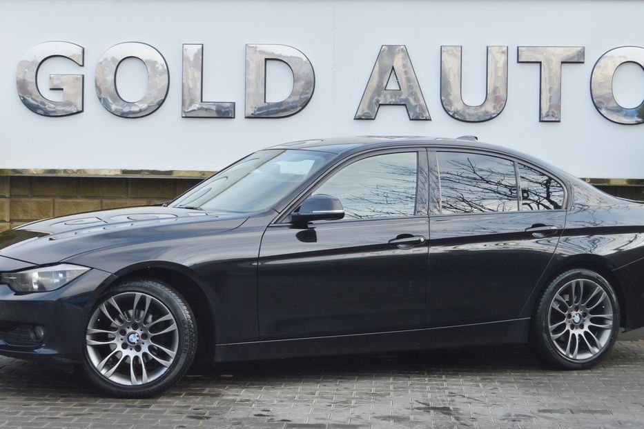 Продам BMW 318 2013 года в Одессе