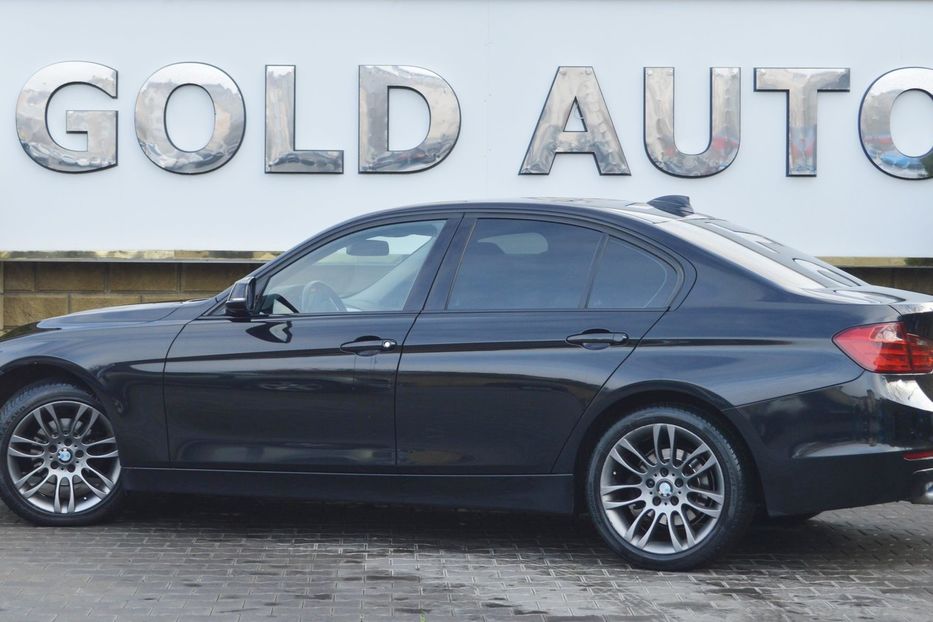 Продам BMW 318 2013 года в Одессе