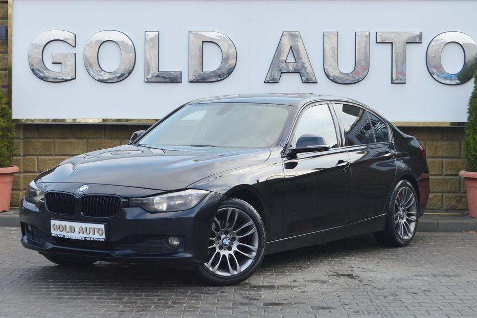 Продам BMW 318 2013 года в Одессе