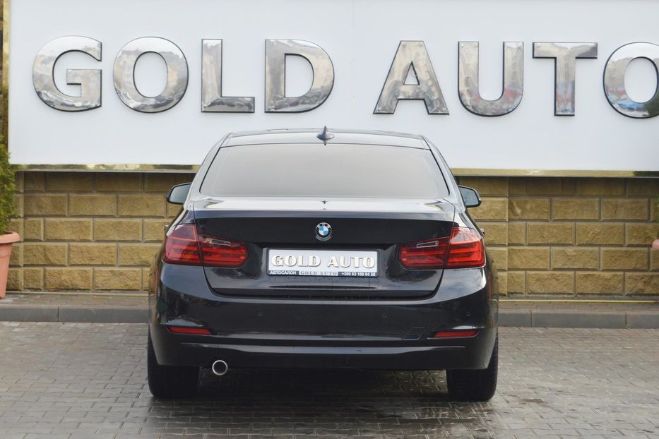 Продам BMW 318 2013 года в Одессе
