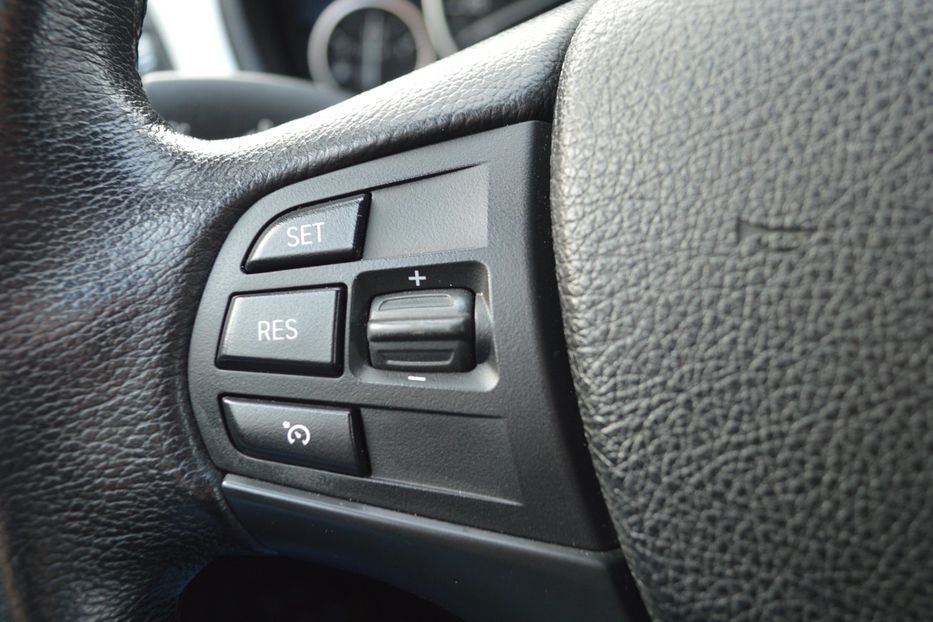 Продам BMW 318 2013 года в Одессе