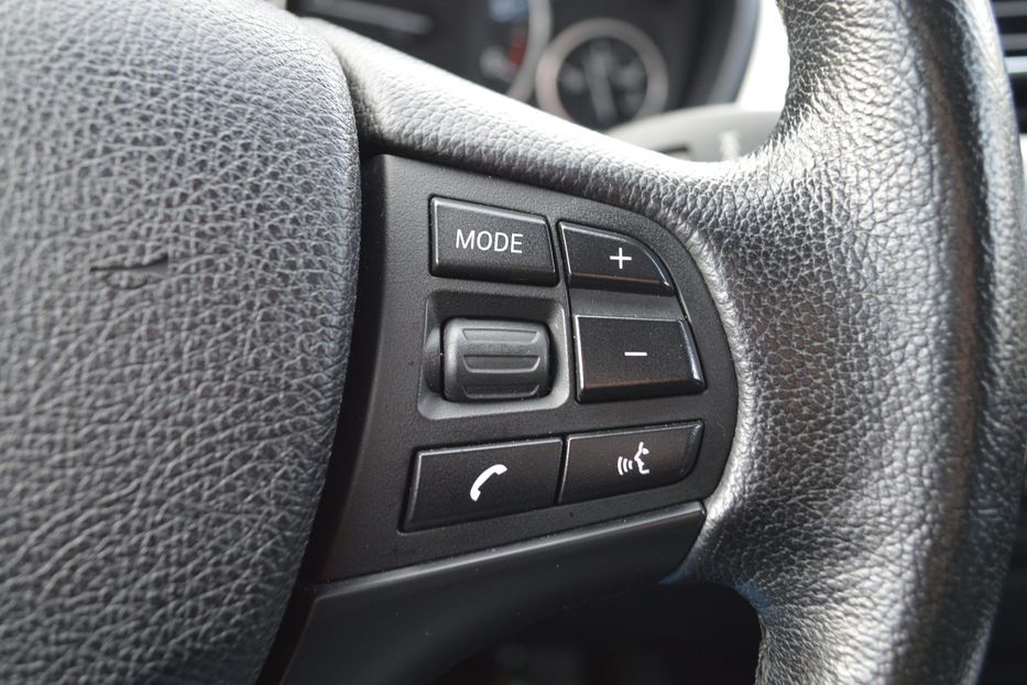 Продам BMW 318 2013 года в Одессе